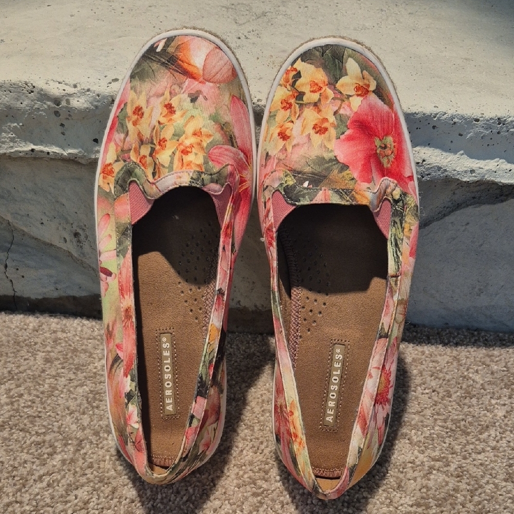 AEROSOLES Pink Floral Flats Slip-On
